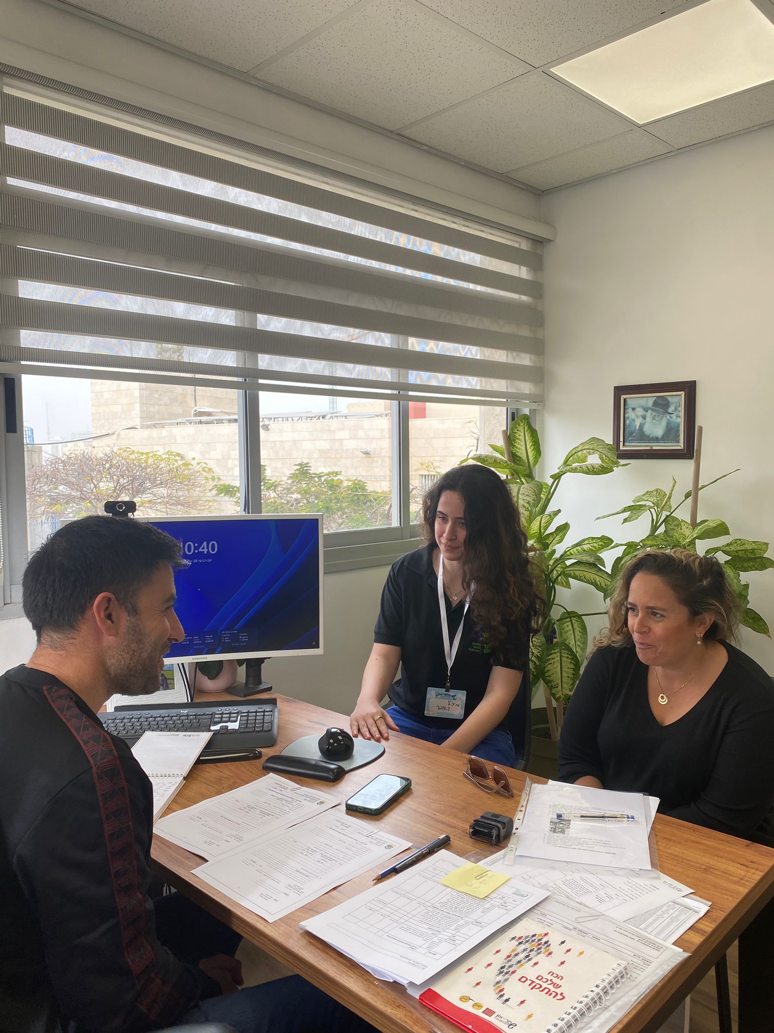 נציגי מועצת הנוער העירונית השתלטו על עיריית קריית אונו במסגרת יום חילופי שלטון