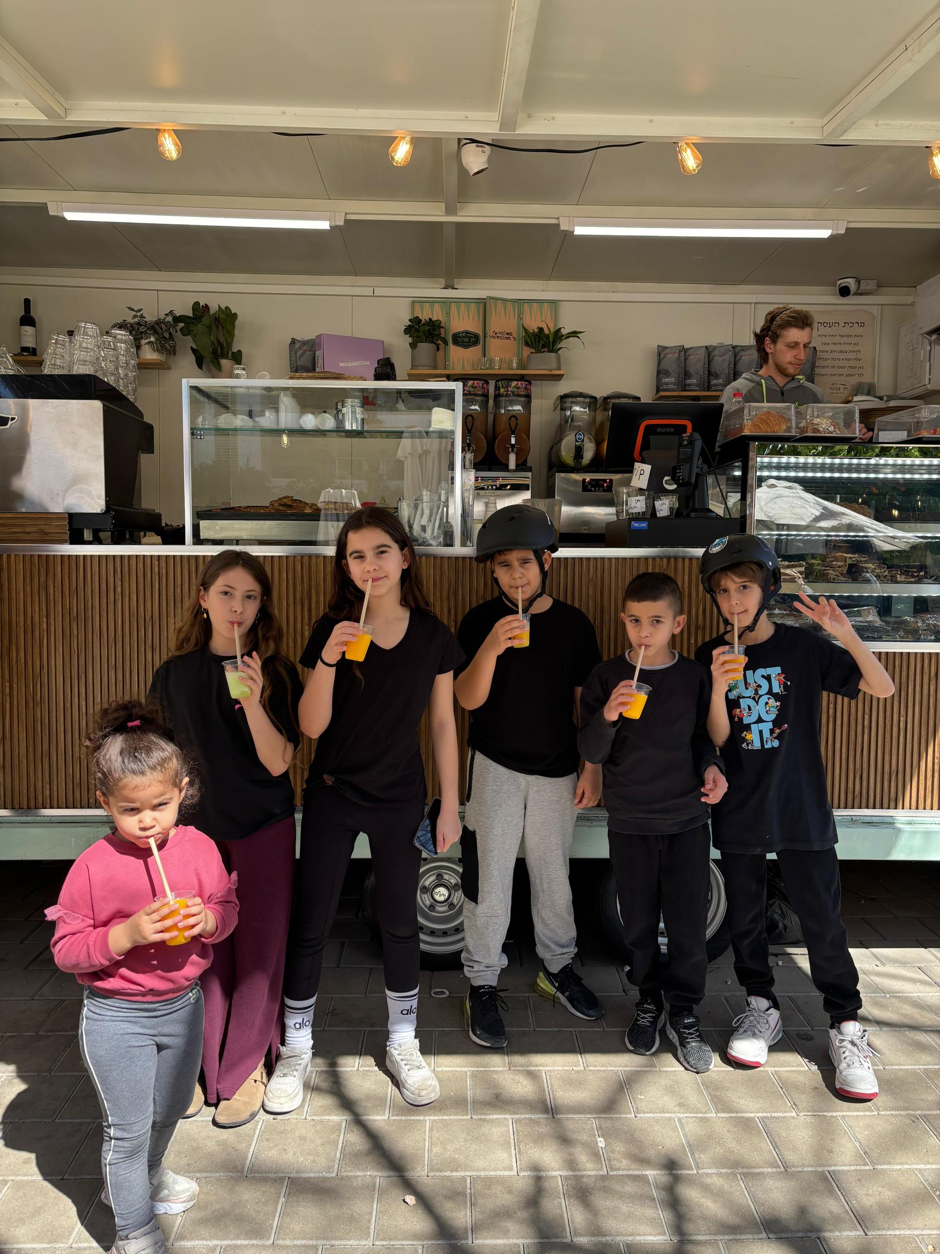קריית אונו נצבעה בצבעי ברד: אלפי חיוכים במיזם ממתיקים את המצב