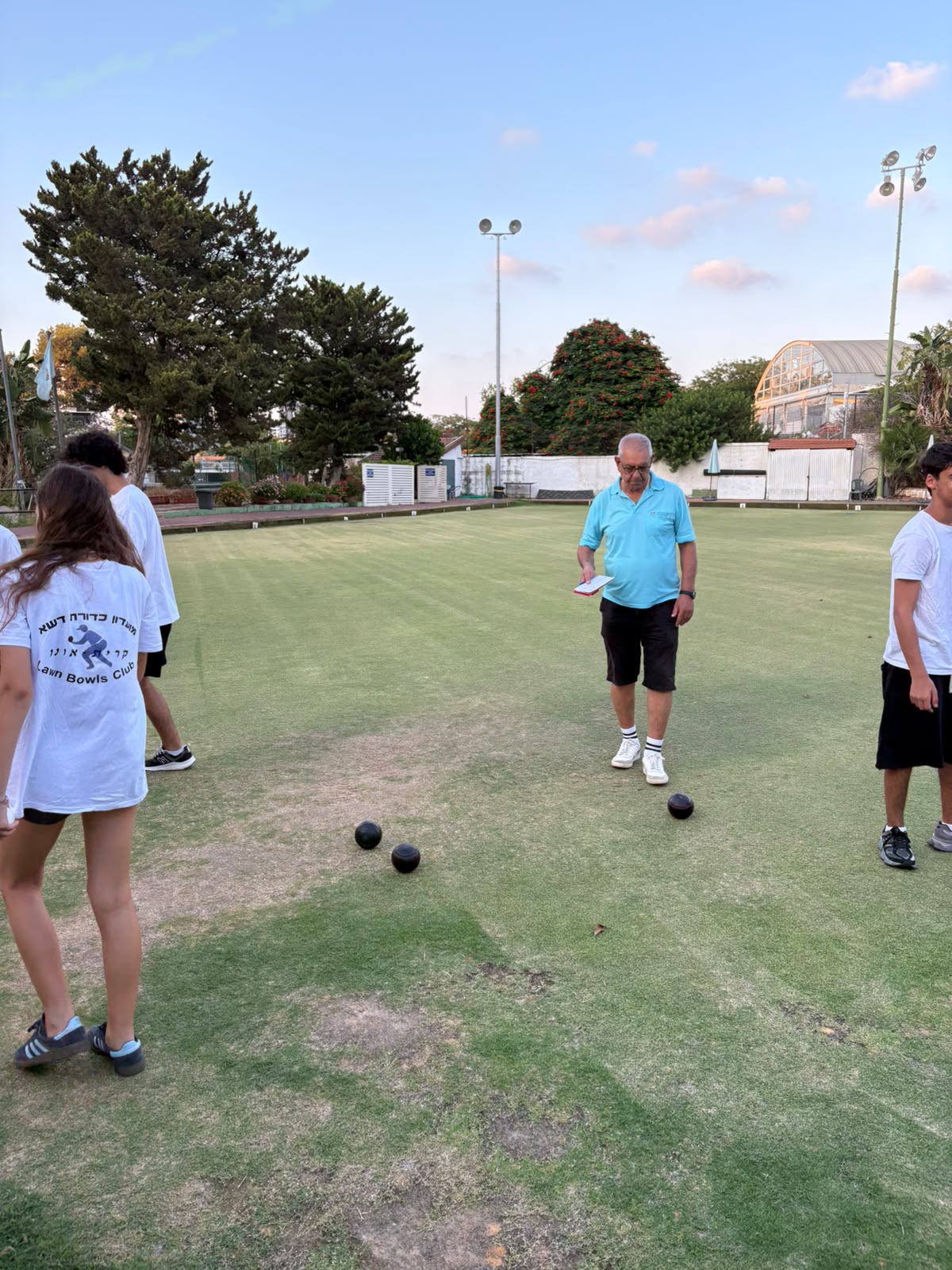 מגלגלים דור חדש: הצעירים של קריית אונו גילו את כדורת הדשא