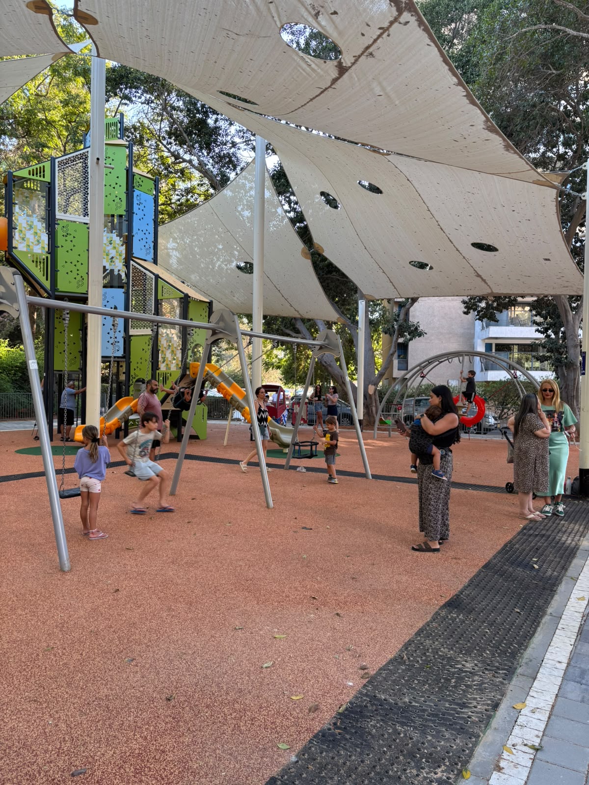  גבירותי ורבותי מהפך: גינת רימון המחודשת נפתחה לציבור