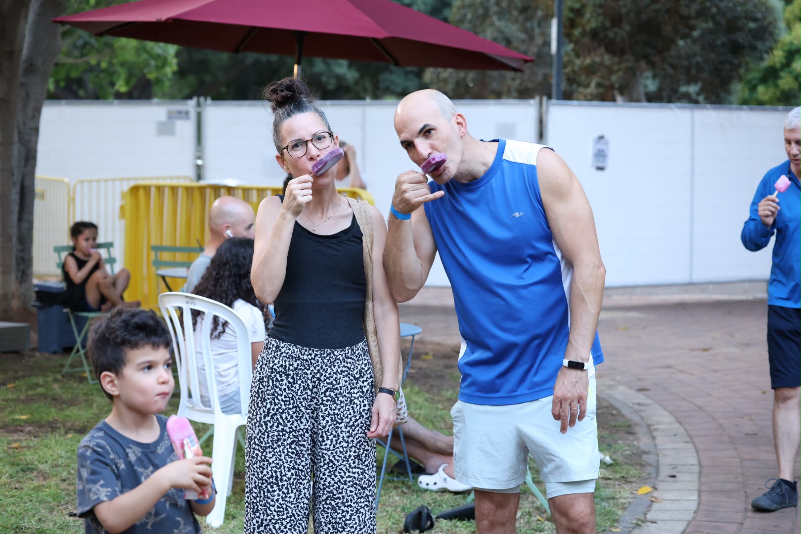 פארק צהל הפך לכפר אוהלים צבעוני באונוקאמפ העירוני