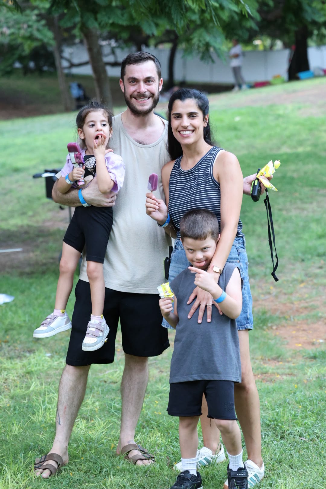 פארק צהל הפך לכפר אוהלים צבעוני באונוקאמפ העירוני