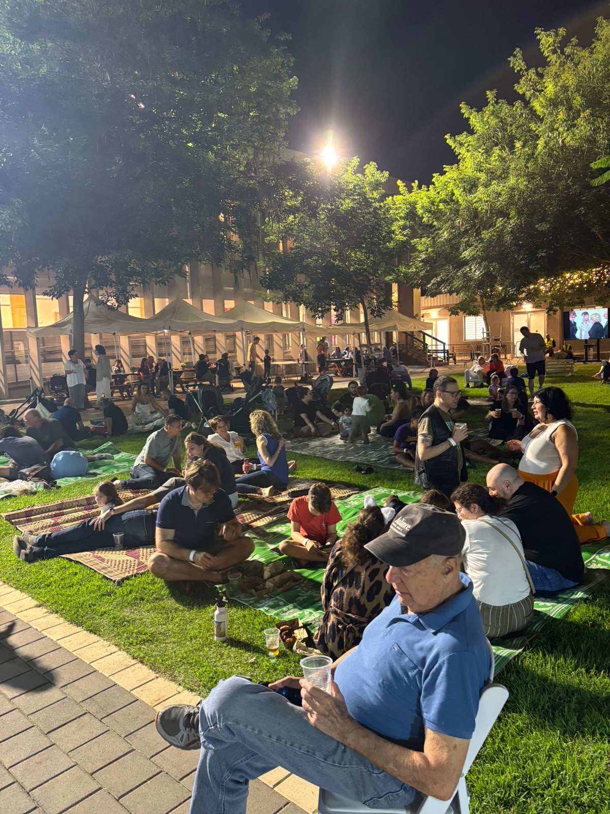 הצלחה לאוקטוברפסט בקריית אונו - כ־500 תושבים חגגו 