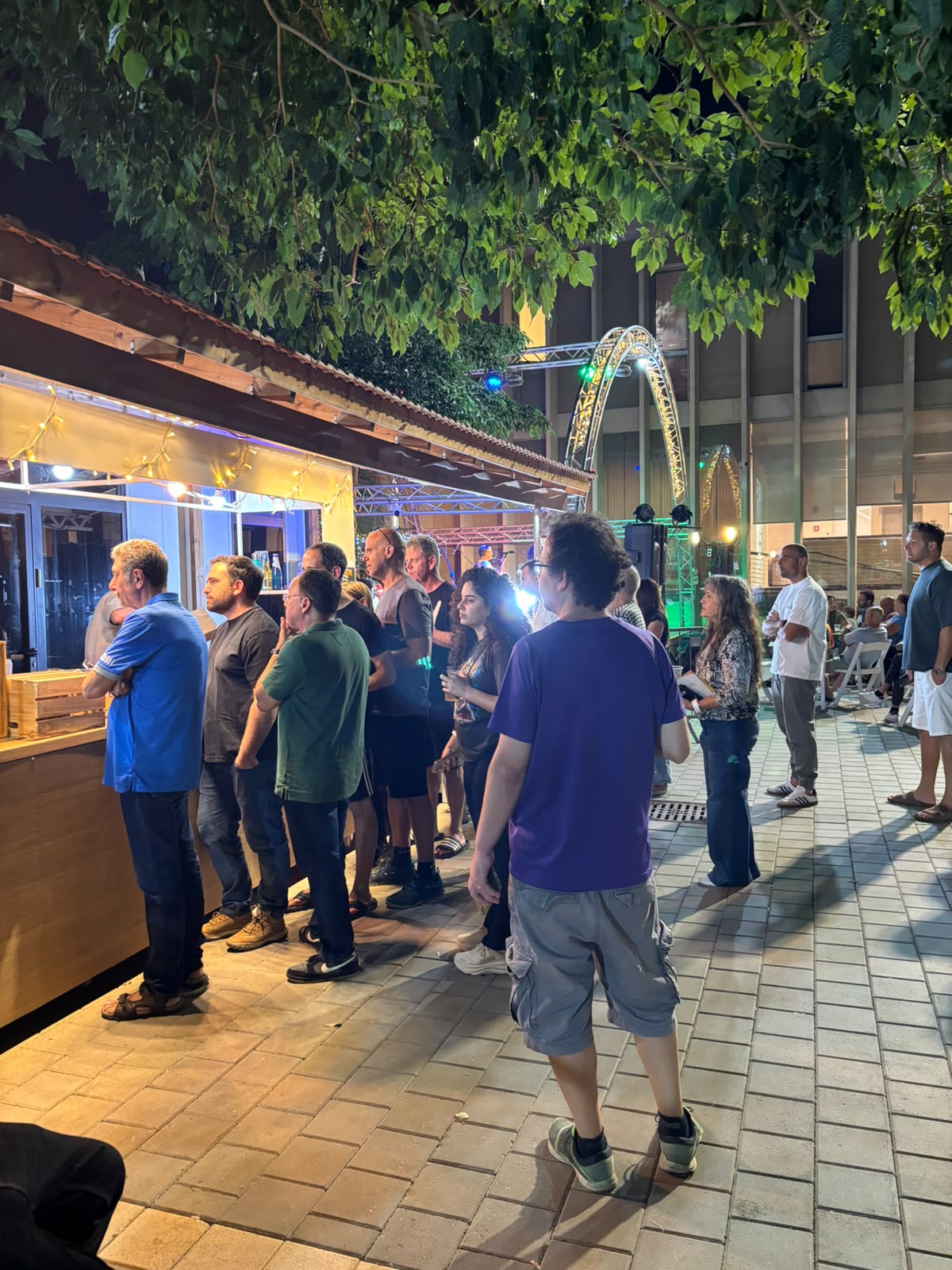 הצלחה לאוקטוברפסט בקריית אונו - כ־500 תושבים חגגו 