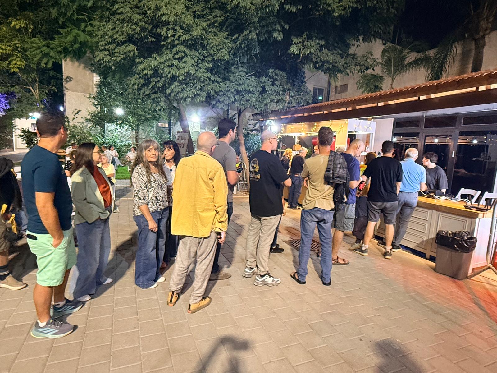 הצלחה לאוקטוברפסט בקריית אונו - כ־500 תושבים חגגו 